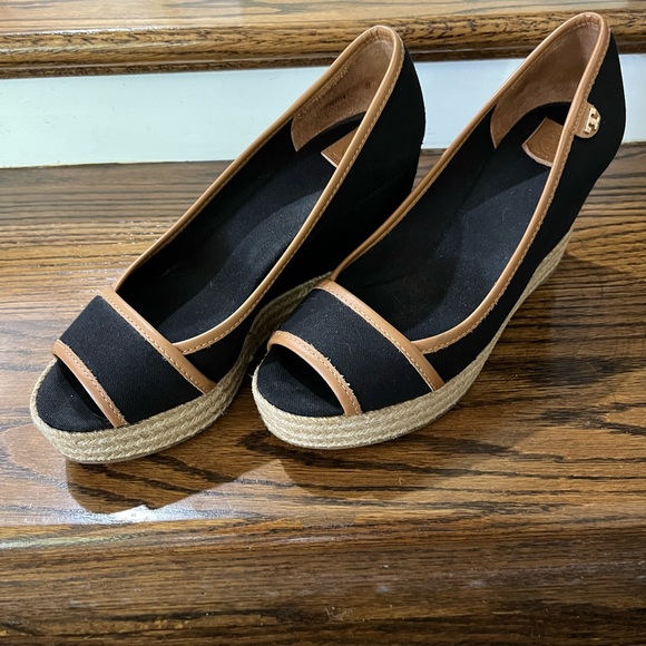 Tory Burch Wedges Size 8 - Picture 2 of 8